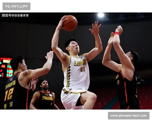 布克在关键时刻展现卓越领导力带领球队逆袭的表现分析